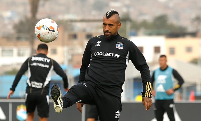 Colo Colo genera locura en Lima y no puede cumplir íntegramente su práctica