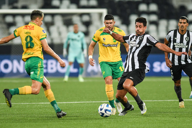 Club de jugador que interesa a Colo Colo asegura que no han conversado en lo absoluto