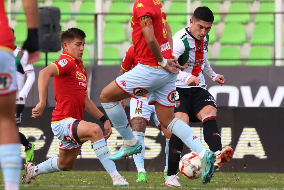 Emiliano Vecchio comandó la trabajada victoria de U. Española sobre Palestino en La Cisterna