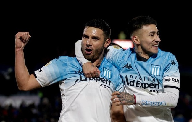 Racing de Gabriel Arias golea y de momento queda líder en Argentina
