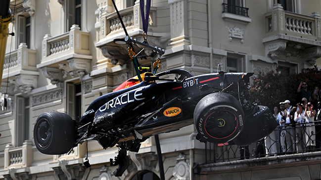 Monoplaza destruido: El impactante choque de Sergio Pérez en el GP de Mónaco