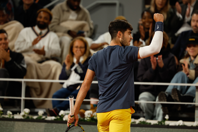 Carlos Alcaraz está imparable en Roland Garros y volvió a barrer a su rival