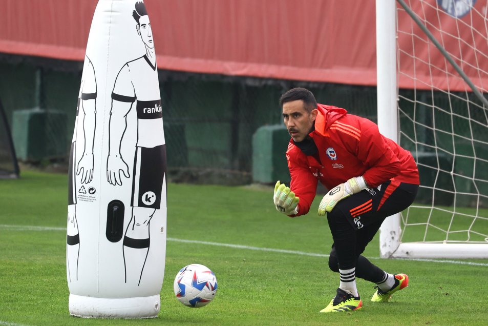 La Roja cumplió un nuevo día de entrenamientos con contingente casi completo en Juan Pinto Durán