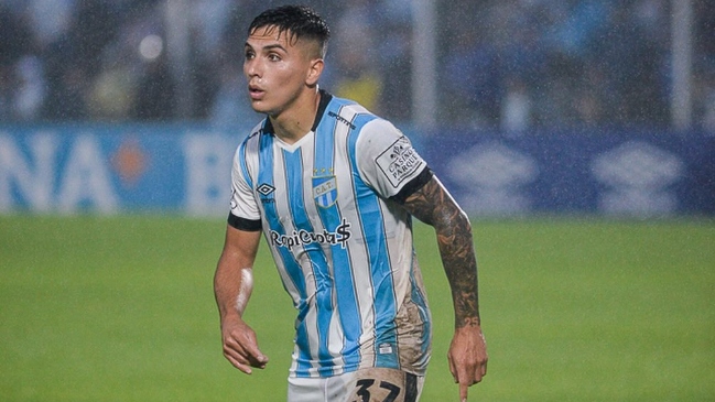 Colo Colo tendría sus ojos puestos en un delantero argentino que sería la prioridad de Almirón