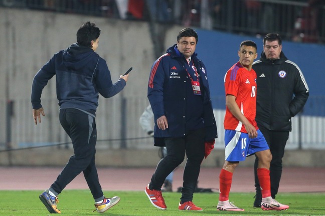 Deportista olímpico las hizo todas por tener una foto con algún jugador de la Roja