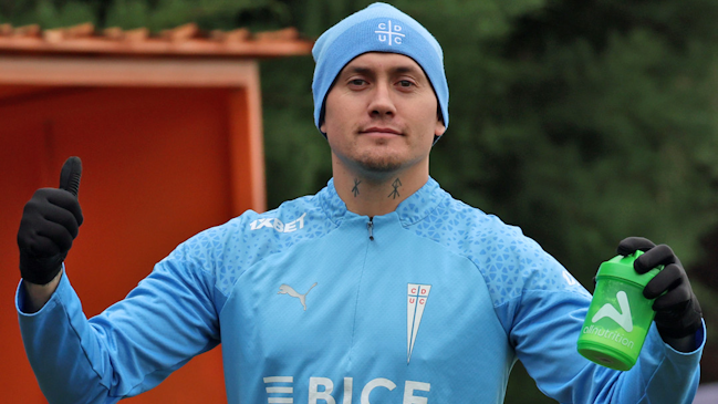 Nicolás Castillo dejó atrás su lesión y se sumó a los entrenamientos con Universidad Católica