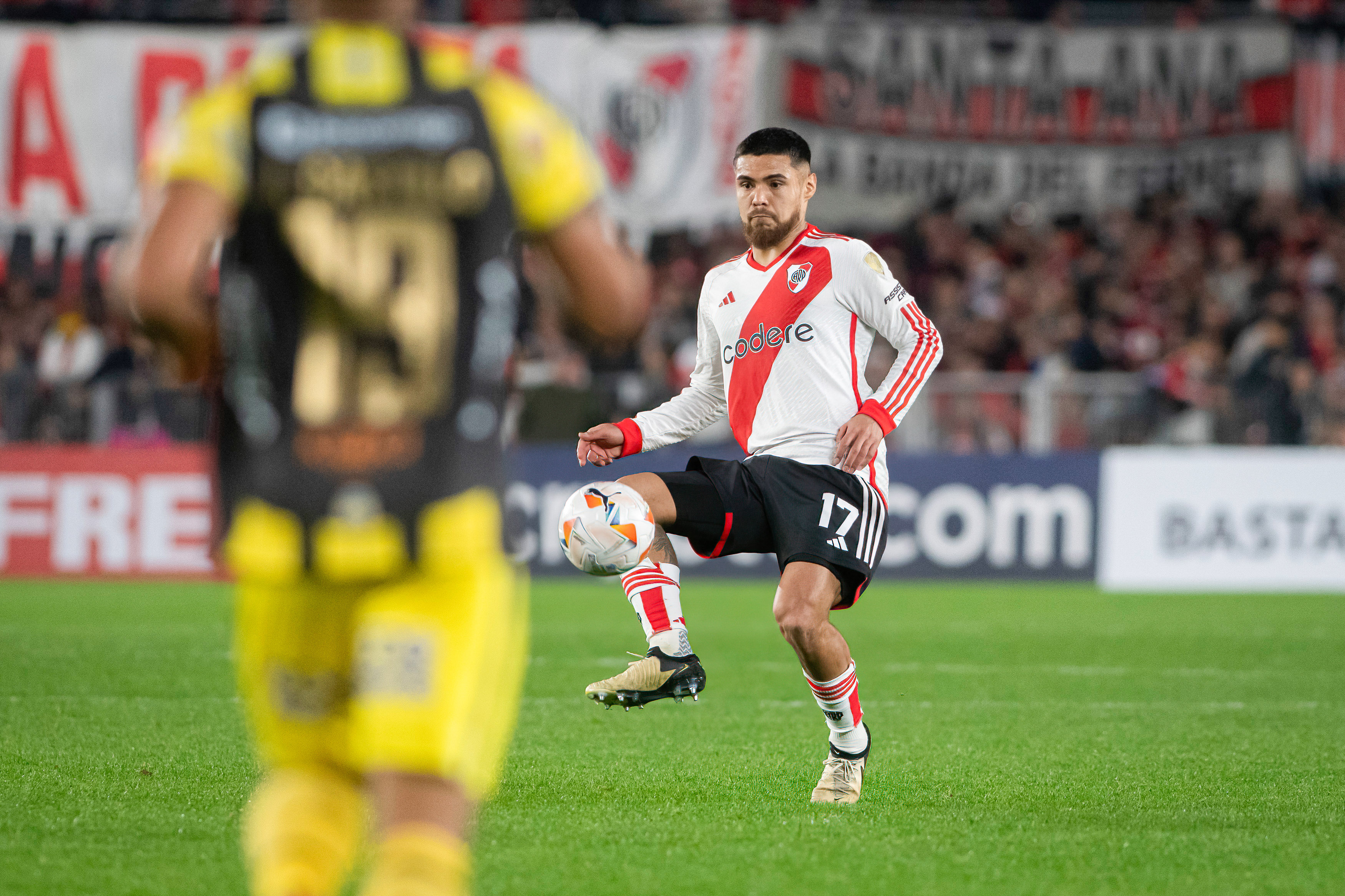En Argentina aseguran que Paulo Díaz sufre lesión “de dolor crónico” antes de Copa América