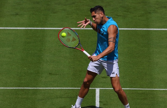 EN SUSPENSO: Alejandro Tabilo no pudo concluir su partido en Queen’s