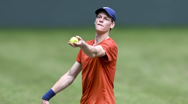 Jannik Sinner sufrió más de la cuenta para avanzar en Halle