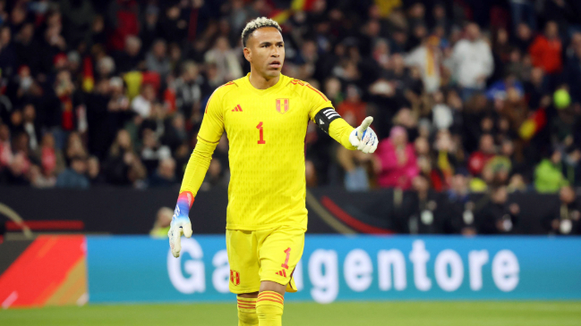 La razón que tendría Pedro Gallese para jugar con una camiseta verde frente a Chile