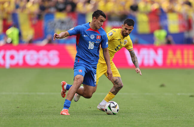 Rumania y Eslovaquia sellaron en un partido libre de mezquindad su avance en la Eurocopa