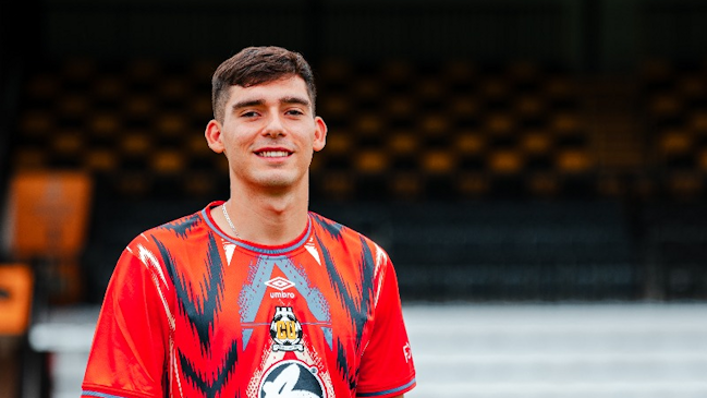 Vicente Reyes pegó un importante salto para seguir su carrera en el fútbol inglés