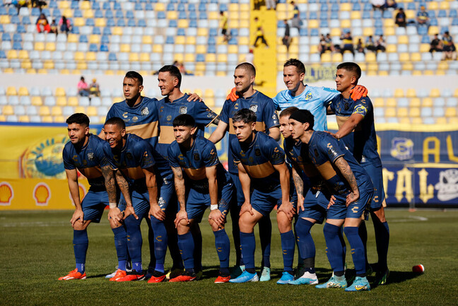 Jugador que fue campeón con Colo Colo llega como fichaje a Everton