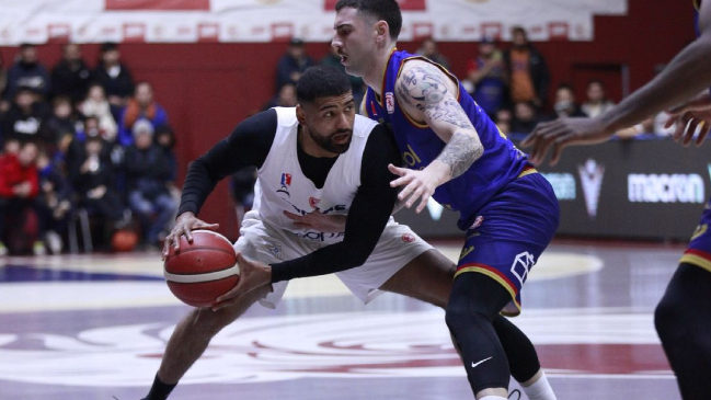 Colegio Los Leones tomó ventaja sobre Español de Osorno en las finales de la LNB