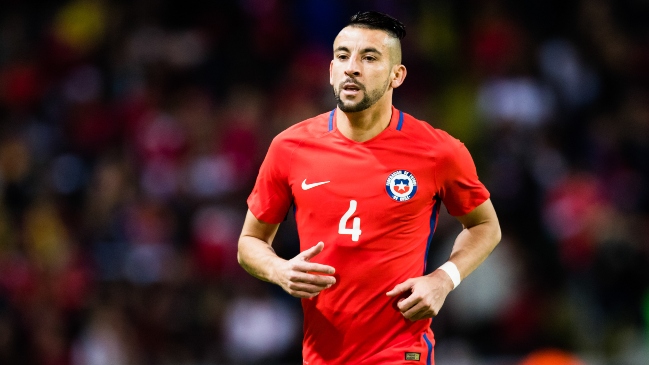 ¿Cuánto debe pagar Colo Colo para contratar a Mauricio Isla?