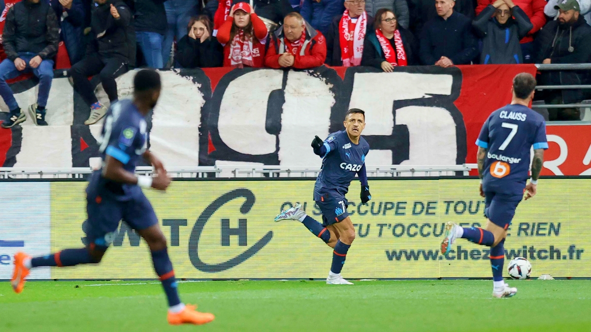 Alexis Sánchez fue elogiado por joven defensor francés