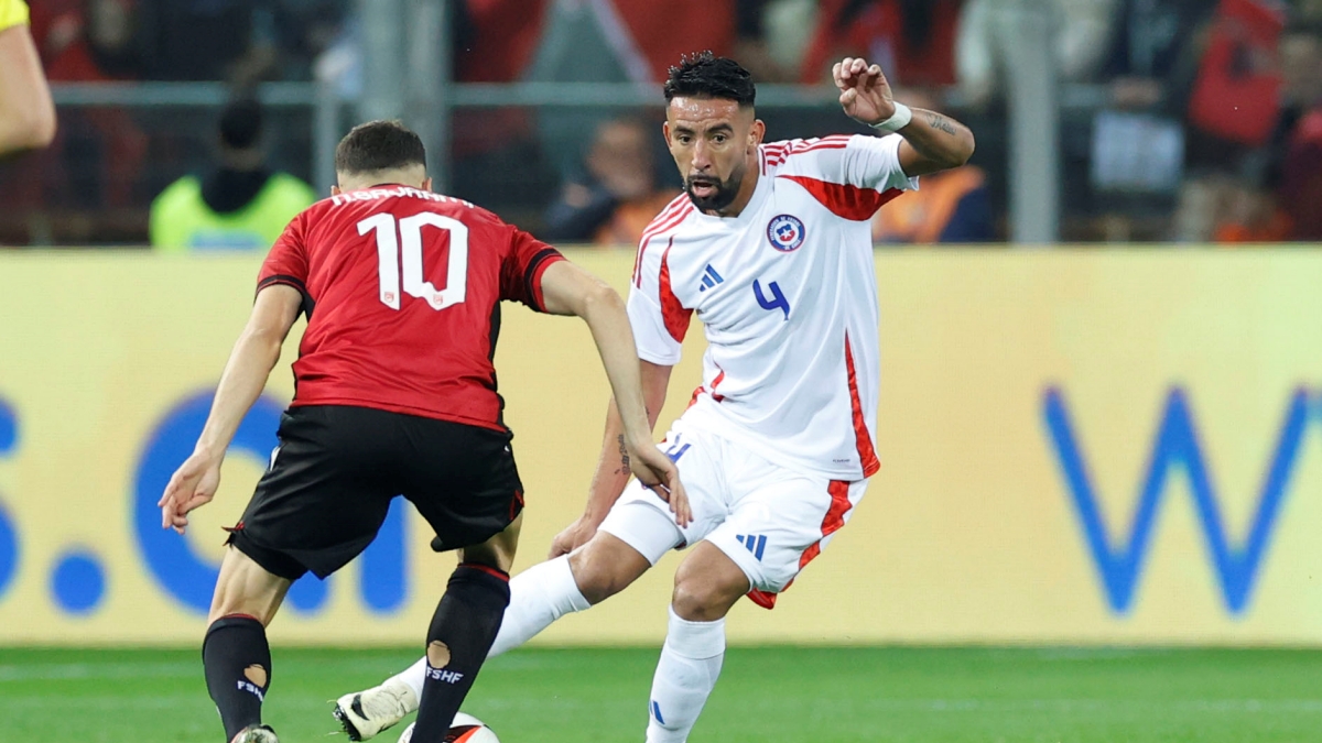 Mauricio Isla por fin abordó la posibilidad de llegar a Colo Colo