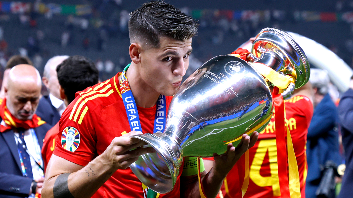 AC Milan anunció el fichaje de delantero campeón de la Eurocopa