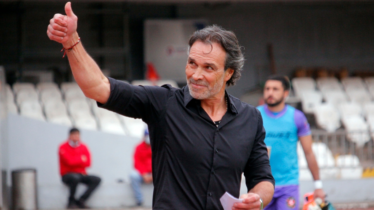 Exarquero de Colo Colo se lanzó contra los entrenadores que vienen a “hacer la práctica” a Chile