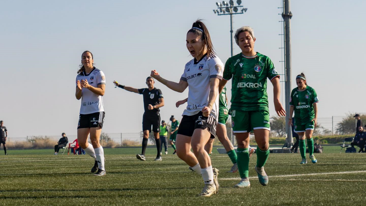 Colo Colo acortó distancia con la U en el Campeonato Femenino