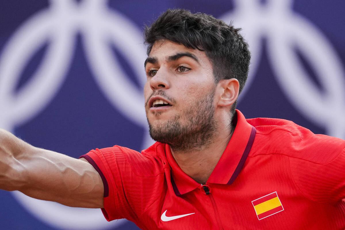 Alcaraz debió esforzarse para avanzar a octavos de final de París 2024