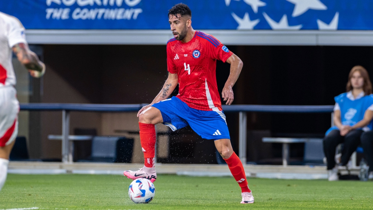 Terminó la teleserie: Mauricio Isla es el nuevo refuerzo de Colo Colo