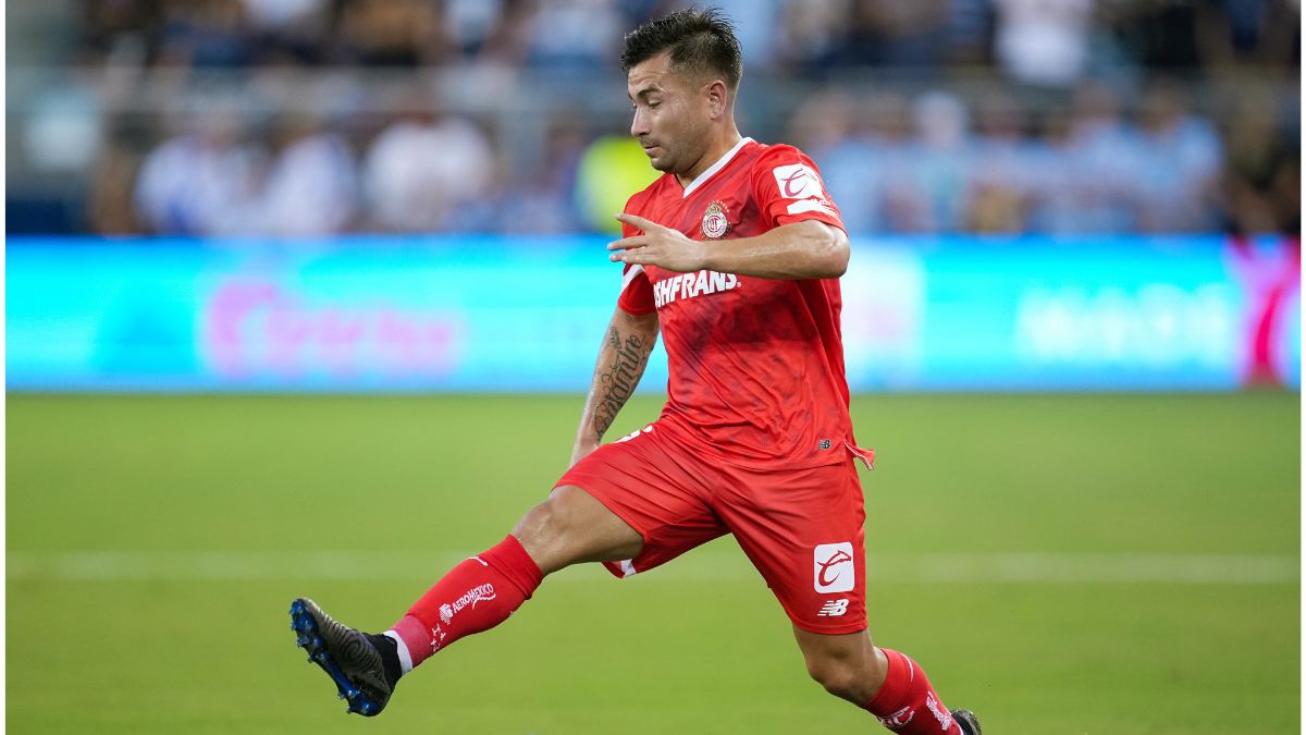 Jean Meneses fue el único chileno en cancha en el triunfo de Toluca