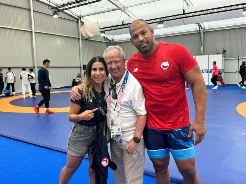 Le dio la “bendición”: Francisca Crovetto llegó a apoyar a Yasmani Acosta en su combate por el oro en París 2024