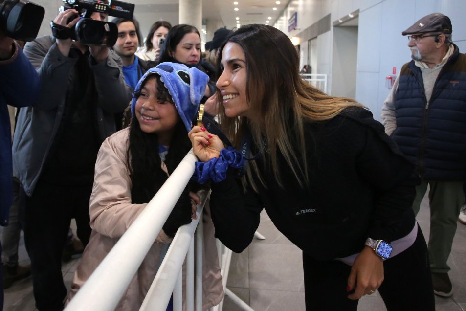 Francisca Crovetto regresó a Chile tras su histórica hazaña en los Juegos Olímpicos de París 2024