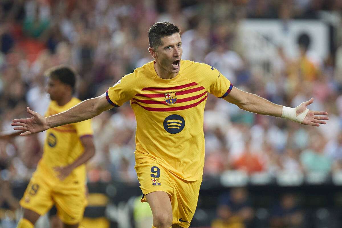 Barcelona de la mano de Lewandowski debuta con un triunfo en España