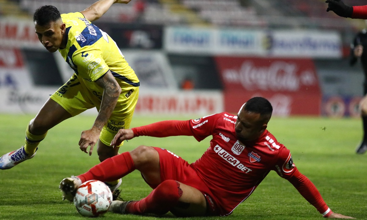 Ñublense vs Everton encendieron la fría noche de Chillán