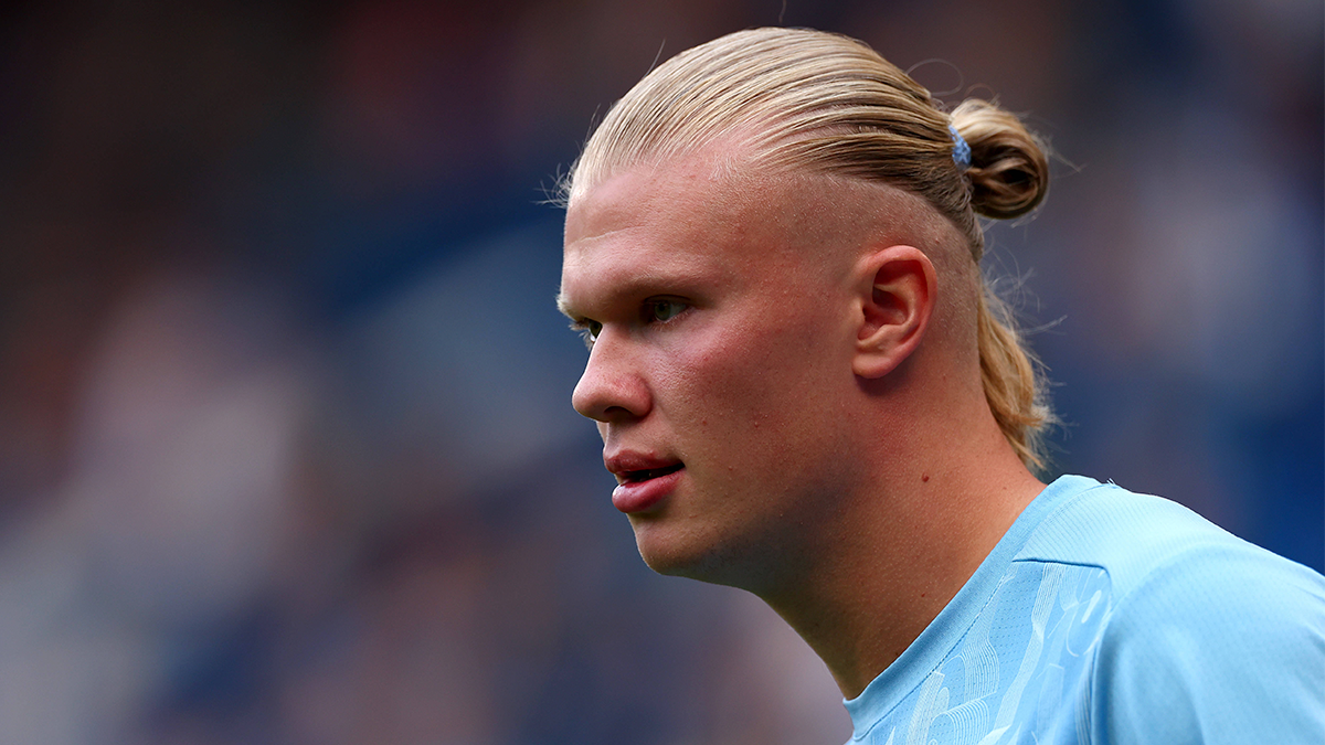 Manchester City comenzó su defensa del título aplastando al Chelsea