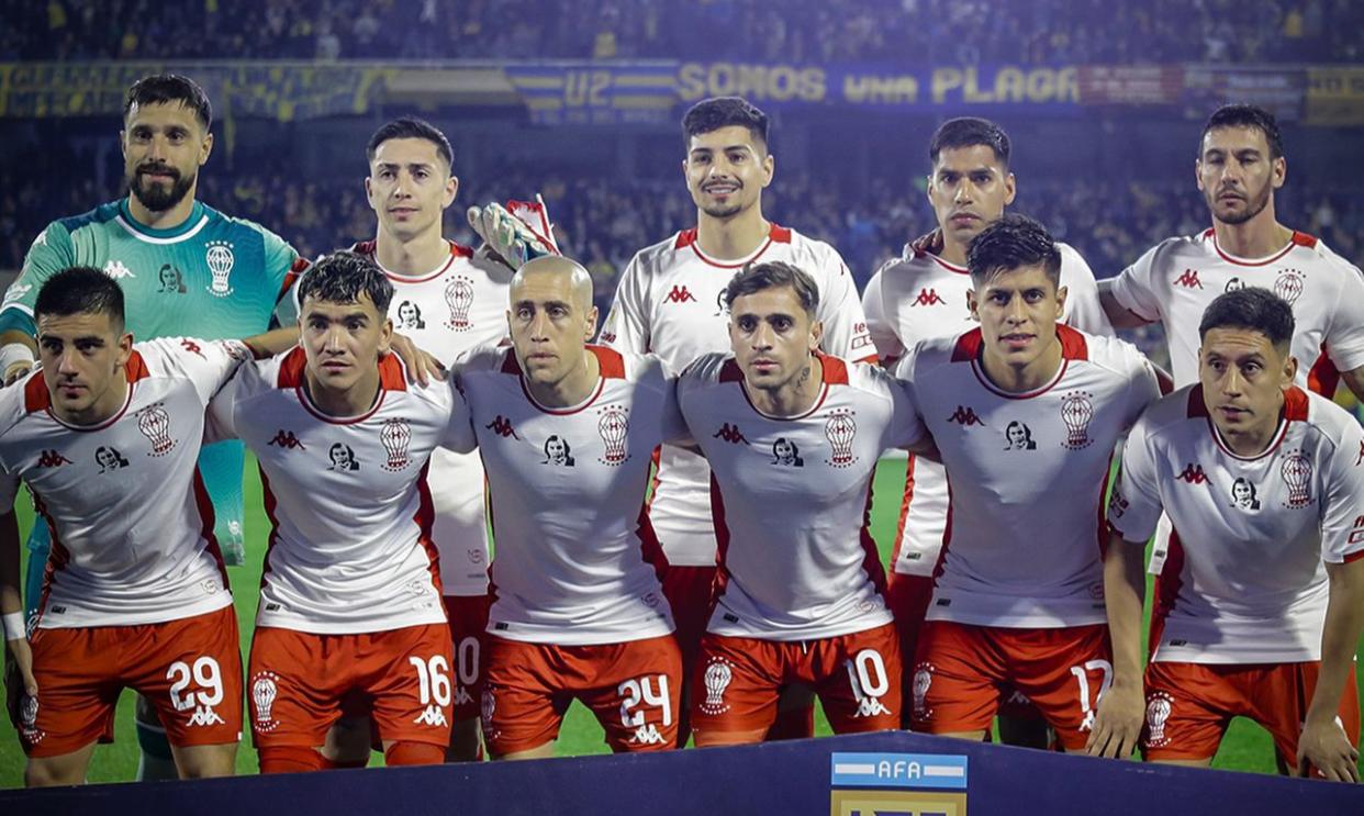 Los chilenos de Huracán no pueden dejar de anotar golazos en Argentina