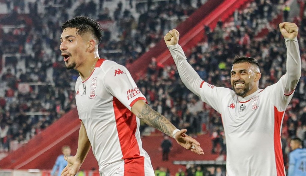 Williams Alarcón se llenó de elogios por un gesto que tuvo con un pequeño hincha de Huracán