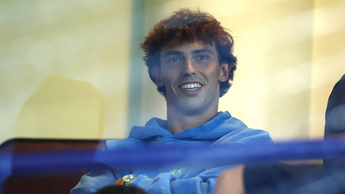 Hinchas de Chelsea brindaron una calurosa bienvenida a Joao Félix en Stamford Bridge