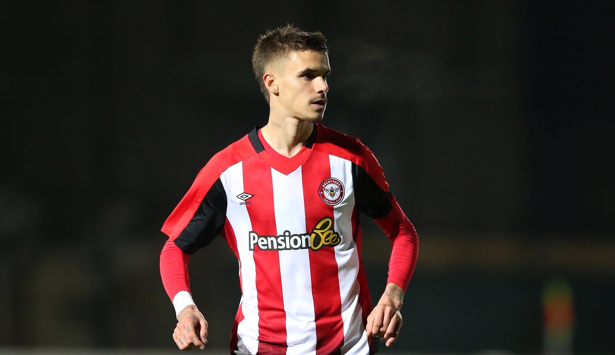 Romeo Beckham no quiso seguir los pasos de su padre y se retira del fútbol aunque ya tiene un millonaria oferta