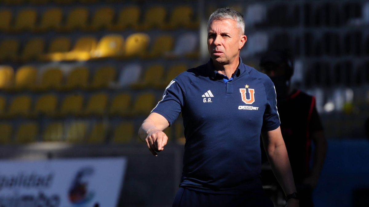 Gustavo Álvarez analizó el duelo con Palestino: “Tiene un muy buen plantel y un entrenador capaz”