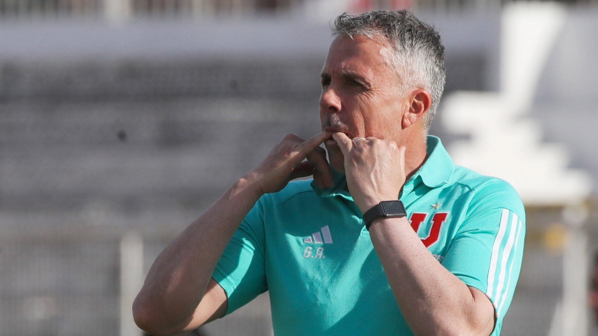 Gustavo Álvarez se “endieciochó”: El DT Universidad de Chile compartió un emotivo vídeo a los hinchas