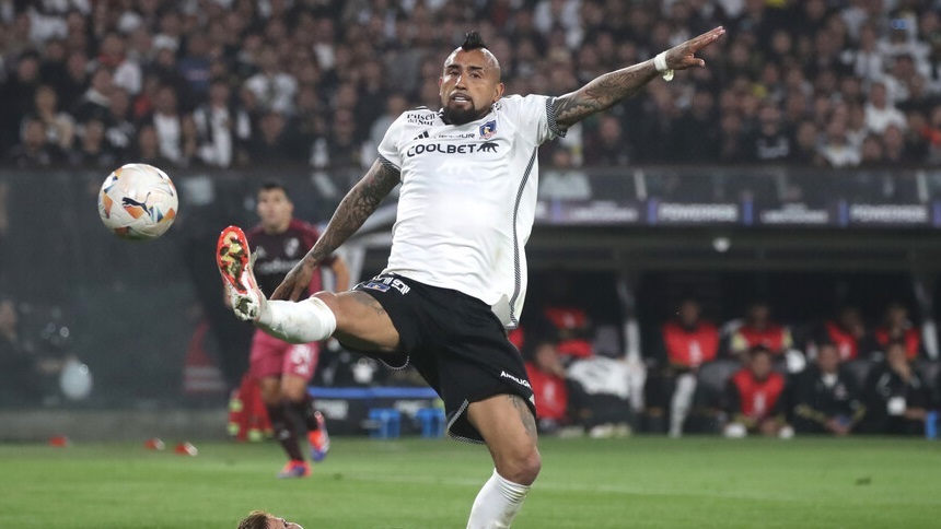 Parece que exageró un “poquito”: Arturo Vidal dijo que el 90 por ciento de los chilenos son hinchas de Colo Colo