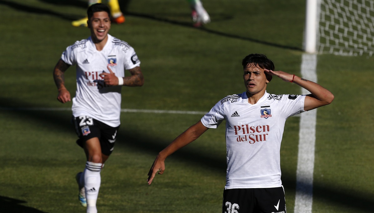 Hinchas preparan masiva despedida a Colo Colo previo a su viaje a Buenos Aires