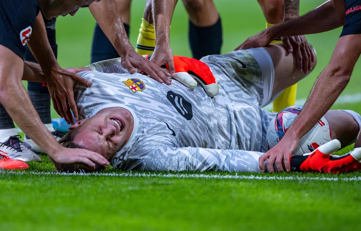 Se ratifica la dura lesión de Ter Stegen que lo dejará toda la temporada fuera del Barcelona