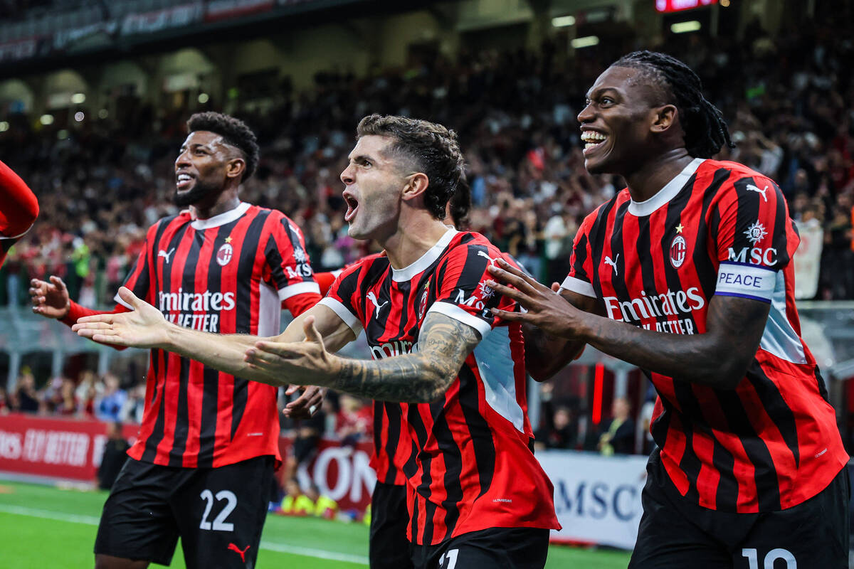 Tan sólo cuatro minutos le bastaron al Milan para seguir firme arriba en la Liga italiana