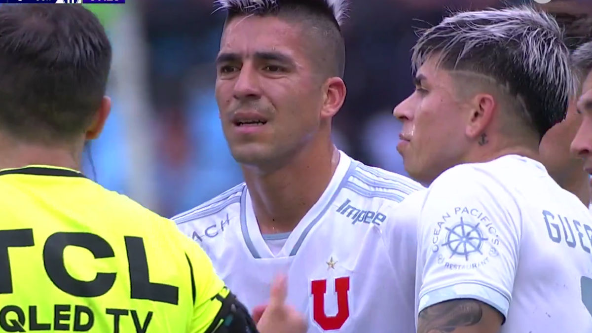 Leandro Fernández complicó a la U al ver la roja directa ante Deportes Iquique