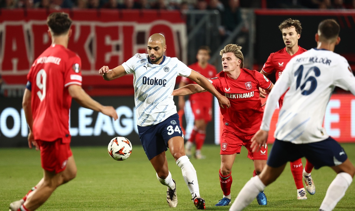 El Fenerbahce de Mourinho rescató un punto como visitante contra el Twente