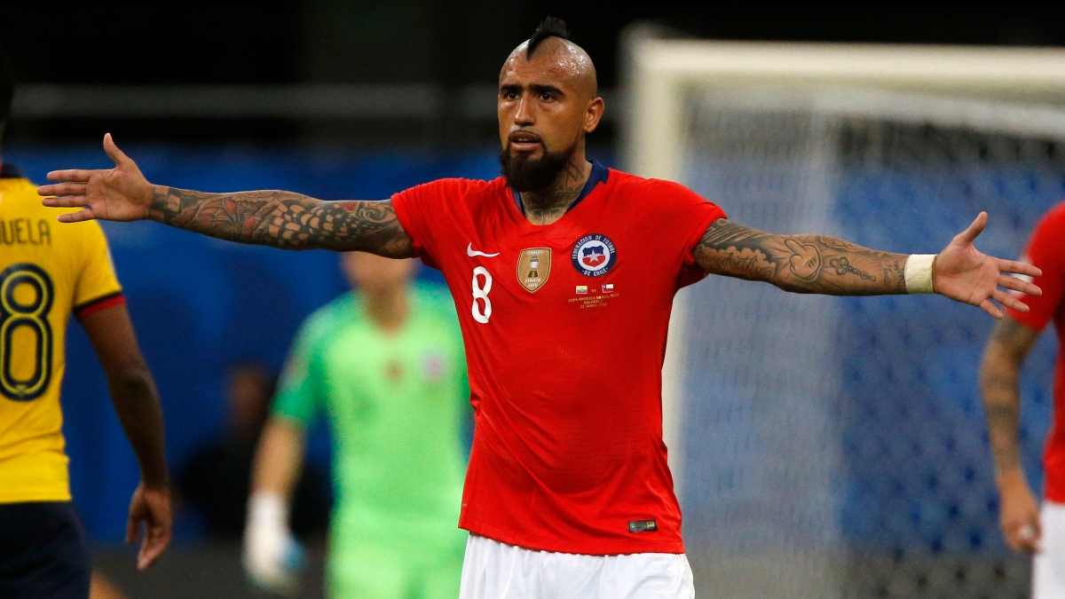 Arturo Vidal volvió a demostrar su rabia por no estar en La Roja y desafió a sus críticos