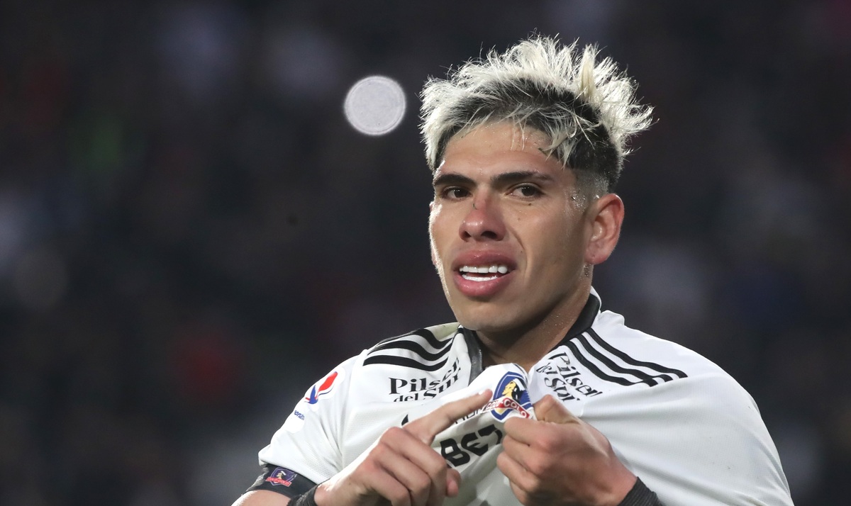 Carlos Palacios se empieza a sacar la camiseta Alba: Nuevo entrenador de Boca dio el sí a su llegada