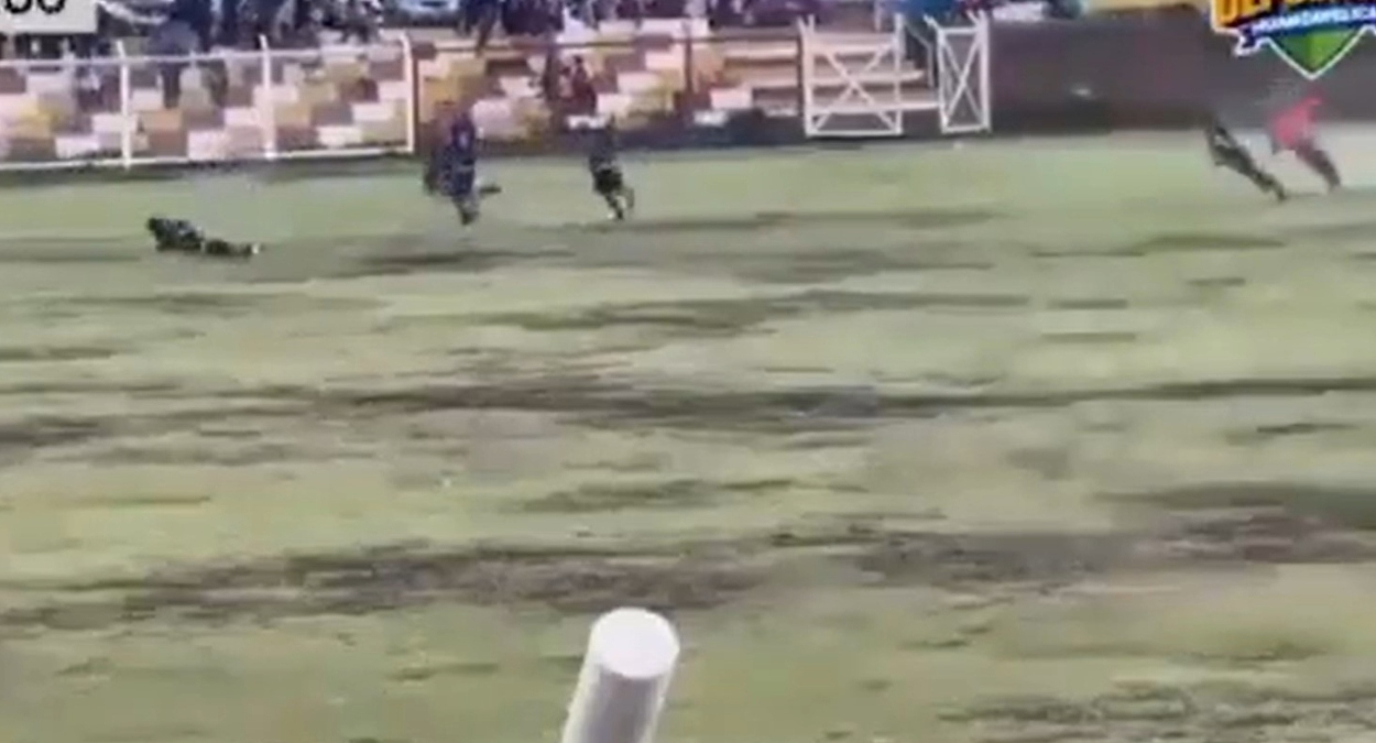 Tragedia en Perú: Rayo cae en medio de un partido de fútbol y cobra la vida de un jugador