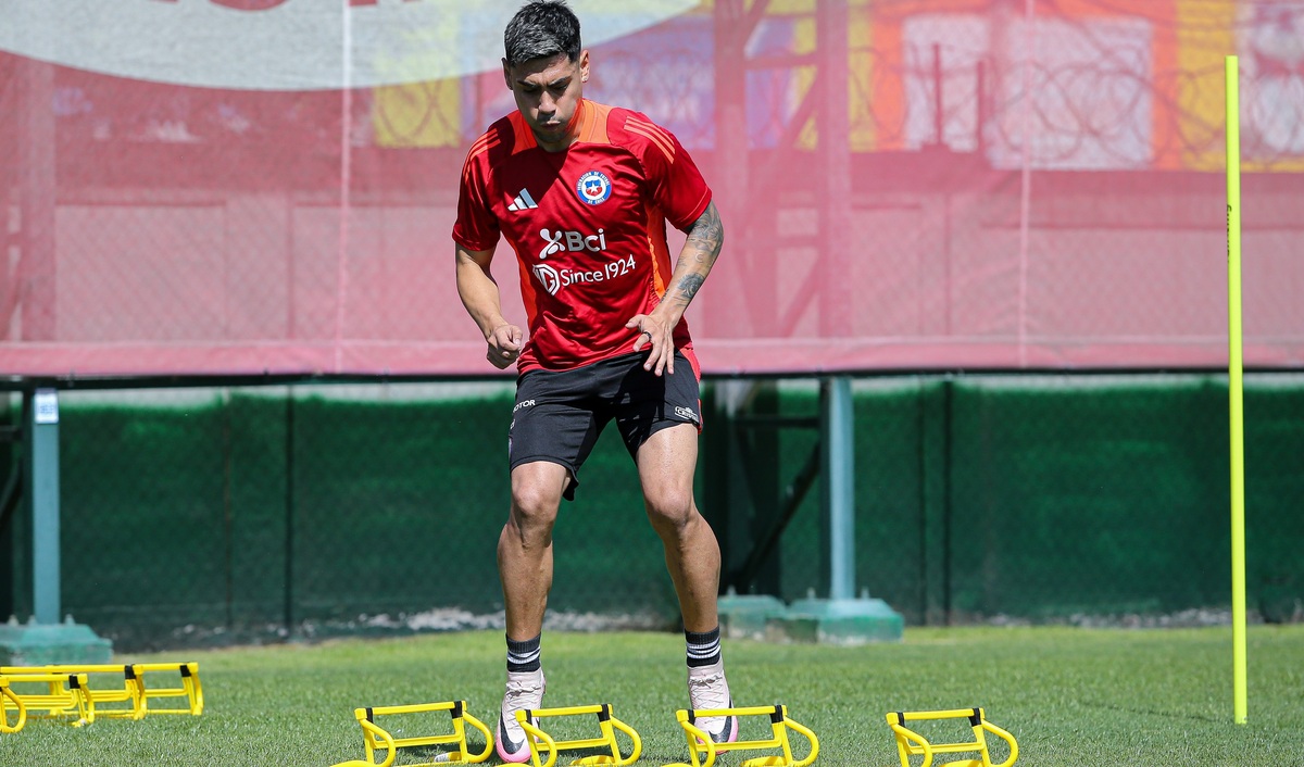 Primero en llegar: Felipe Mora ya trabaja con la Roja y confía en obtener los seis puntos