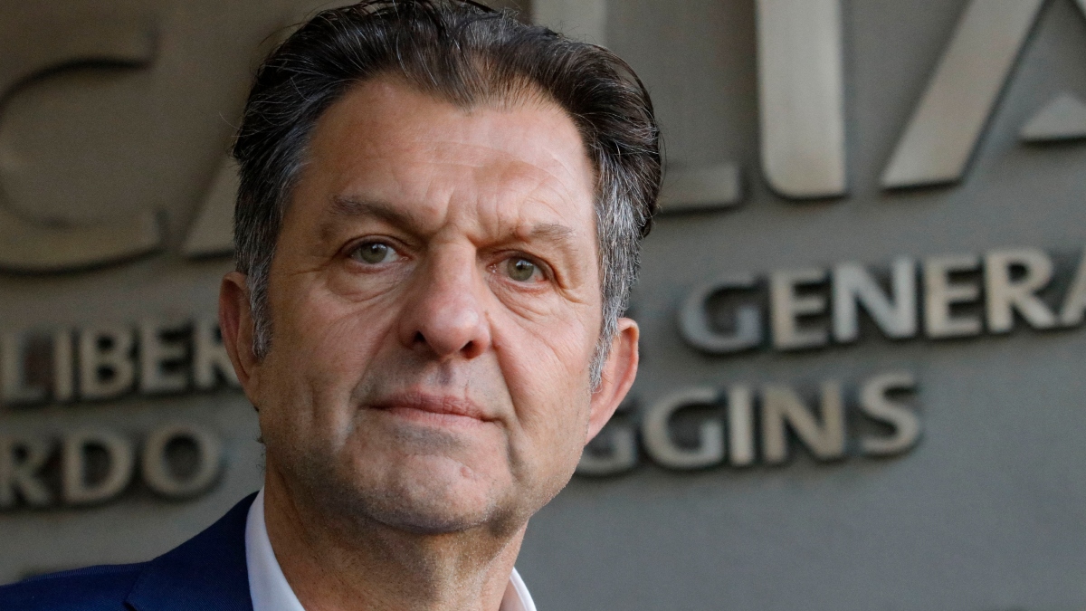 Emplazan a Aníbal Mosa a investigar y aclarar quienes son los verdaderos dueños de U. de Chile