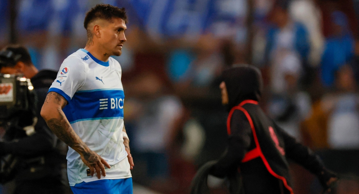 Nicolás Castillo comparte emotiva carta de un hincha a días de su probable salida de Universidad Católica